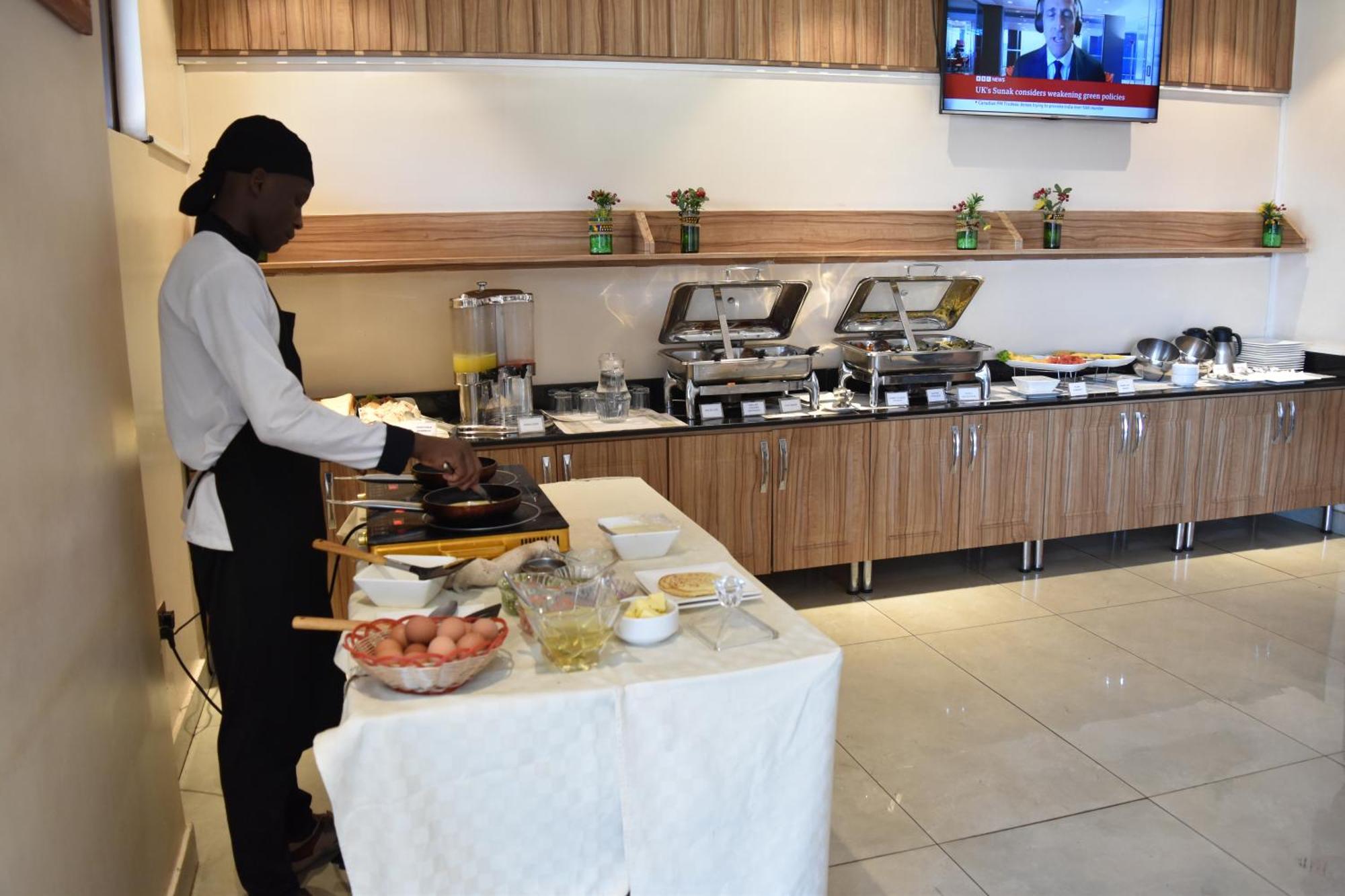 Millennium Terrace Hotel Kampala Ngoại thất bức ảnh